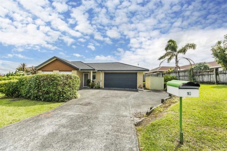 Photo of property in 10 Gala Place, Henderson, Auckland, 0612