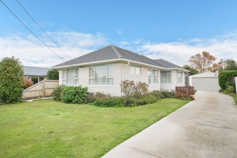 Photo of property in 15 Pembroke Street, Avondale, Christchurch, 8061