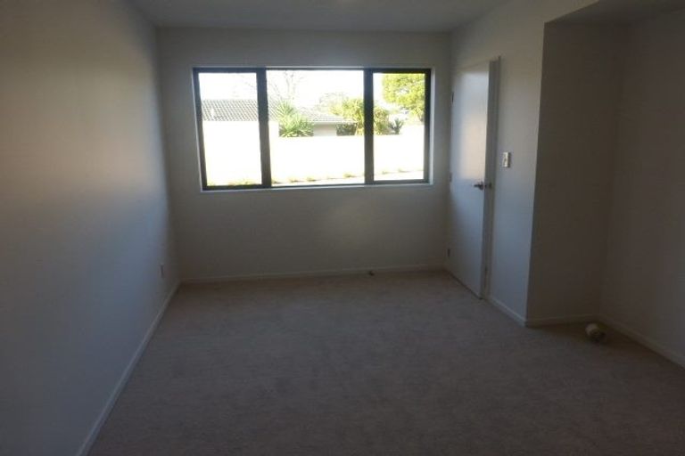 Photo of property in 1c Quincey Place, Massey, Auckland, 0614
