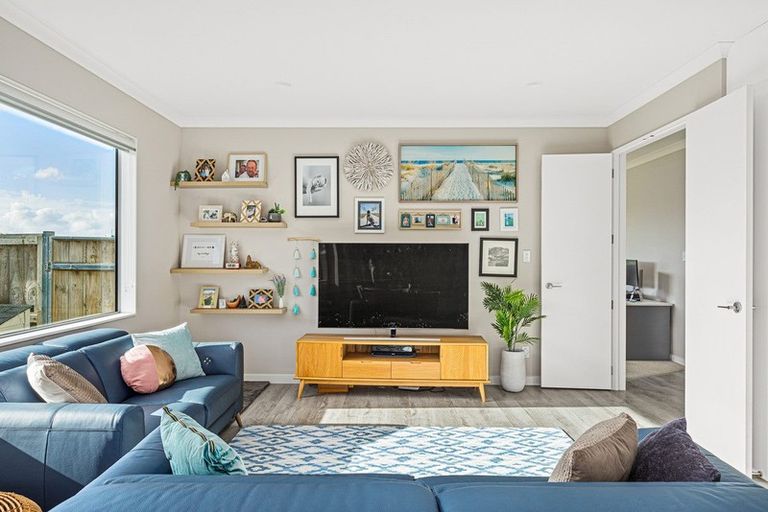 Photo of property in 95 Harris Drive, Silverdale, 0932