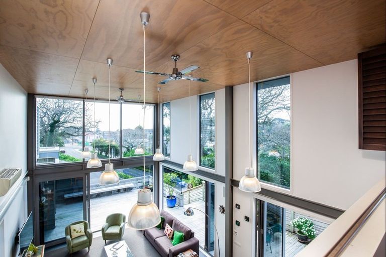 Photo of property in 9 Standish Street, New Plymouth, 4310