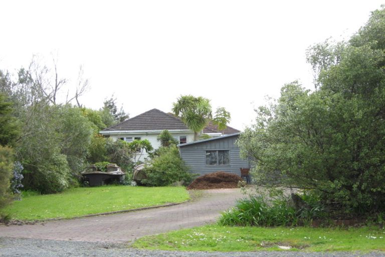 Photo of property in 34 The Terrace, Herald Island, Auckland, 0618