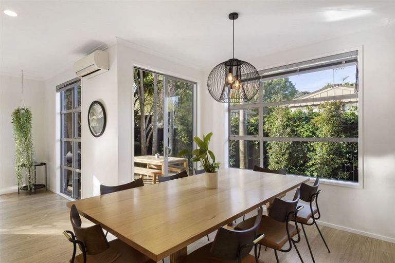 Photo of property in 11a Church Street, Northcote Point, Auckland, 0627