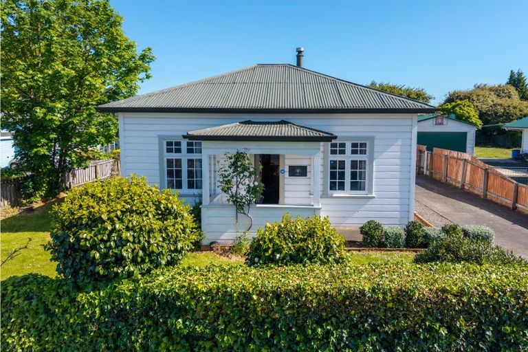 Photo of property in 41 Burns Street, Dannevirke, 4930