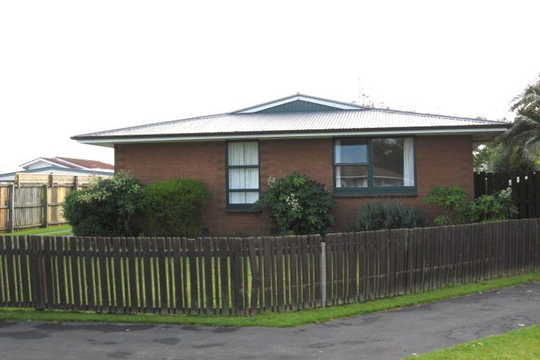 Photo of property in 21 La Perouse Place, Northcote, Christchurch, 8052