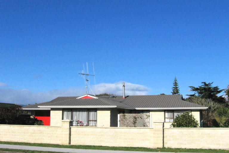 Photo of property in 81a Atkinson Avenue, Otaki Beach, Otaki, 5512