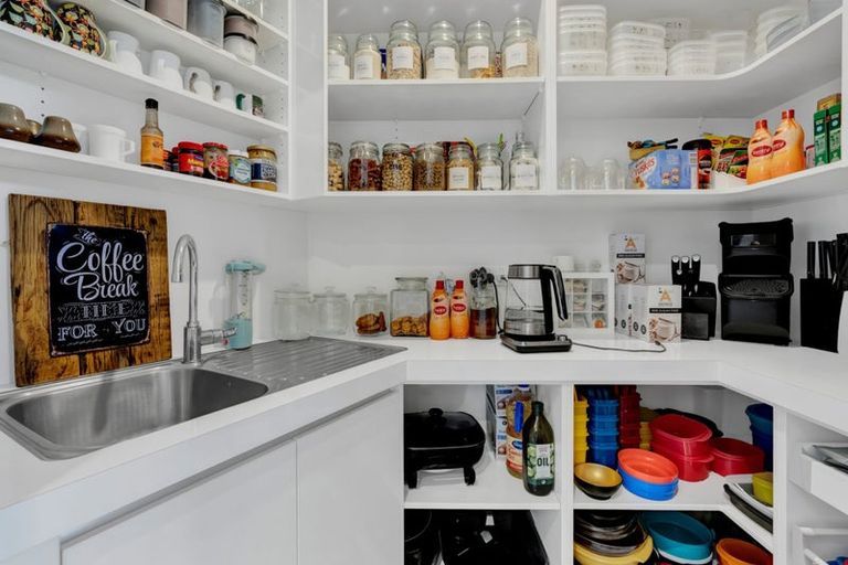 Photo of property in 10 Augusta Grove, Waiwhakaiho, New Plymouth, 4312