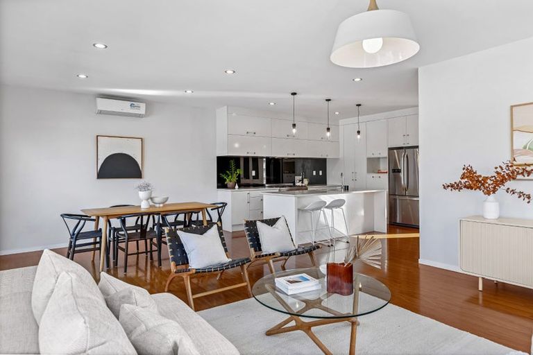 Photo of property in 19b Duncan Avenue, Te Atatu South, Auckland, 0610