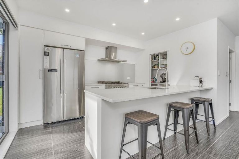 Photo of property in 13 Vantage Place, Flagstaff, Hamilton, 3210