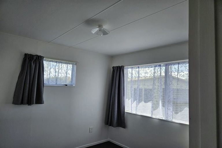 Photo of property in 39 Raglan Avenue, Cloverlea, Palmerston North, 4412