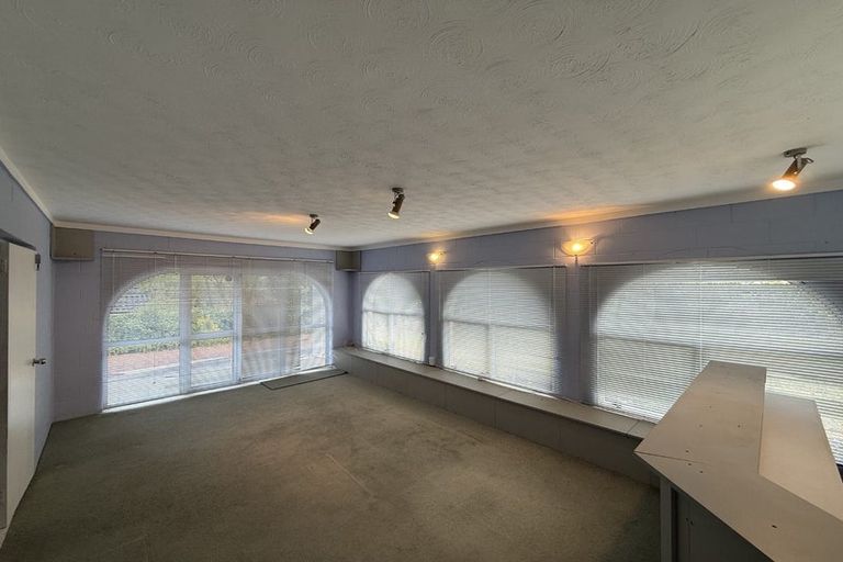 Photo of property in 4 Seakens Way, Glen Eden, Auckland, 0602