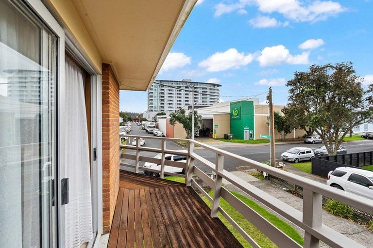 Photo of property in 18a Moenui Avenue, Orewa, 0931