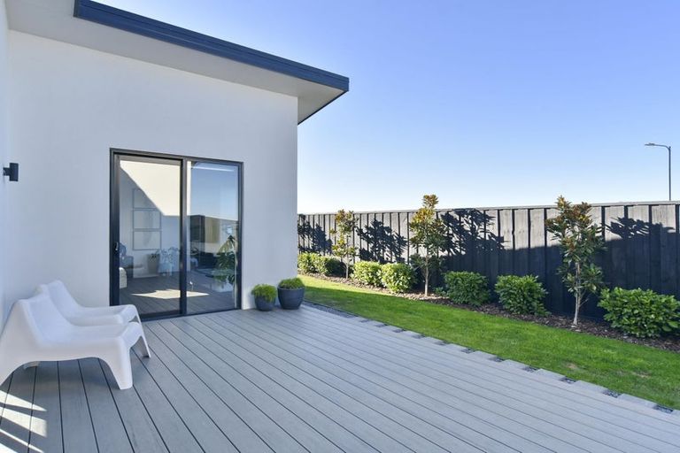 Photo of property in 33 Highgate Drive, Rangiora, 7400