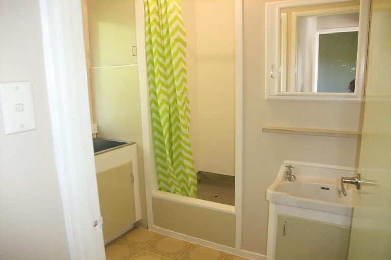 Photo of property in 4 Wyvern Place, Glenfield, Auckland, 0629