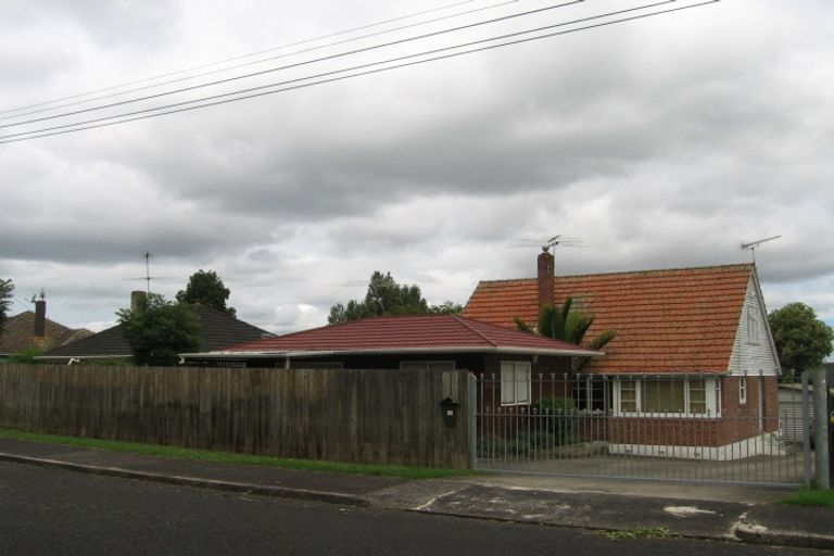 Photo of property in 12 Mcculloch Road, Panmure, Auckland, 1072