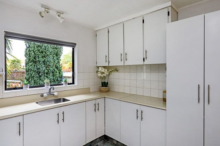 Photo of property in Hawkes Bay Furniture Co, 7 Martin Dale, Raureka, Hastings, 4120