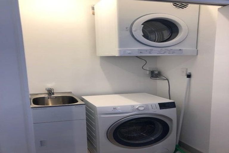 Photo of property in 10/20 Trent Street, Island Bay, Wellington, 6023