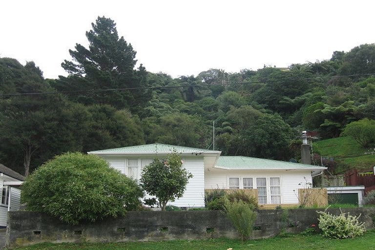 Photo of property in 39 Logie Street, Stokes Valley, Lower Hutt, 5019
