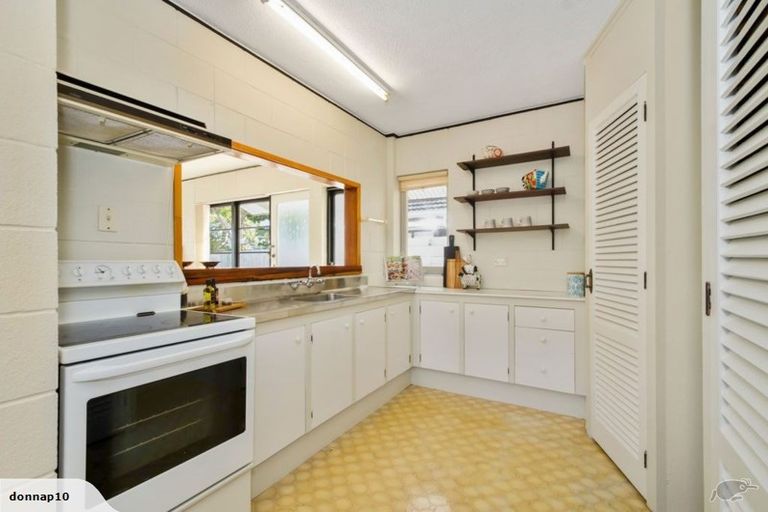 Photo of property in 2/10 Park Estate Road, Rosehill, Papakura, 2113