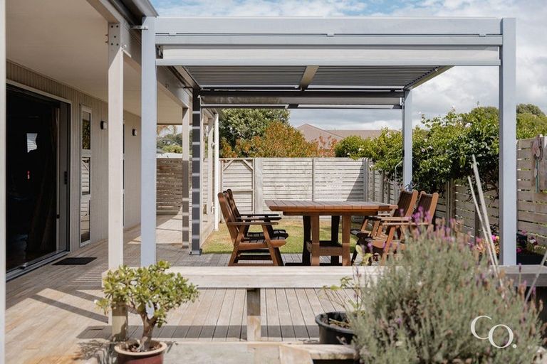 Photo of property in 31 Butterworth Crescent, Papamoa Beach, Papamoa, 3118