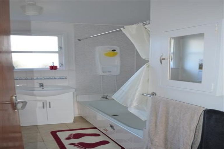 Photo of property in 60a Montreal Grove, Kingston, Wellington, 6021