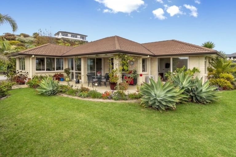 Photo of property in 19 Haden Place, Omokoroa, 3114