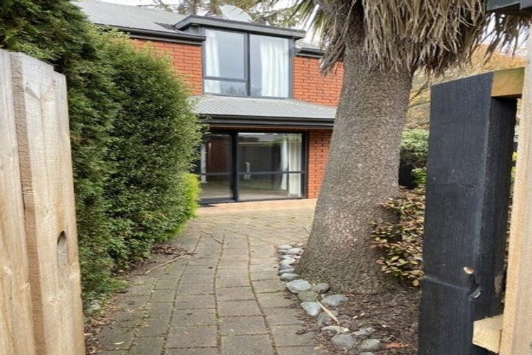 Photo of property in 2/238 Edgeware Road, Edgeware, Christchurch, 8013