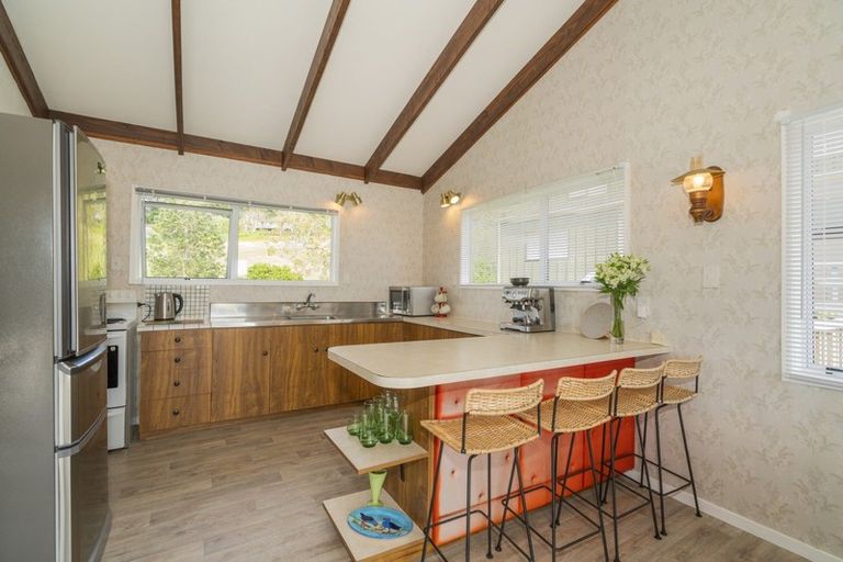 Photo of property in 4 Grierson Close, Hahei, Whitianga, 3591