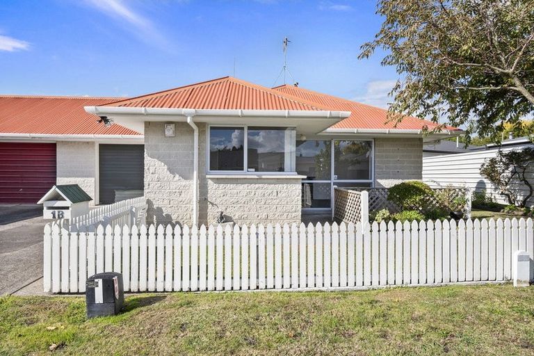 Photo of property in 1b Hendon Place, West End, Palmerston North, 4412