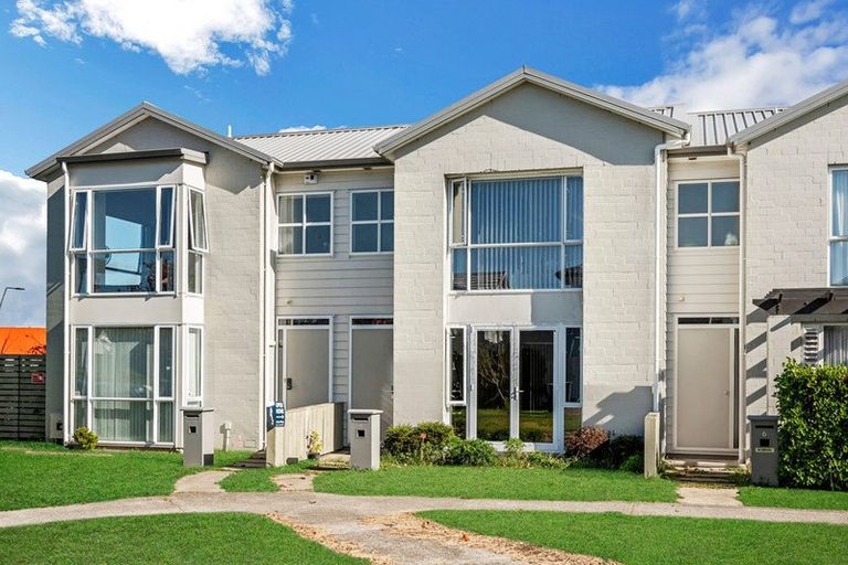 Photo of property in 4 Treestump Road, Takanini, 2112