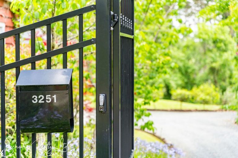 Photo of property in 3251 Paparoa-oakleigh Road, Paparoa, 0571