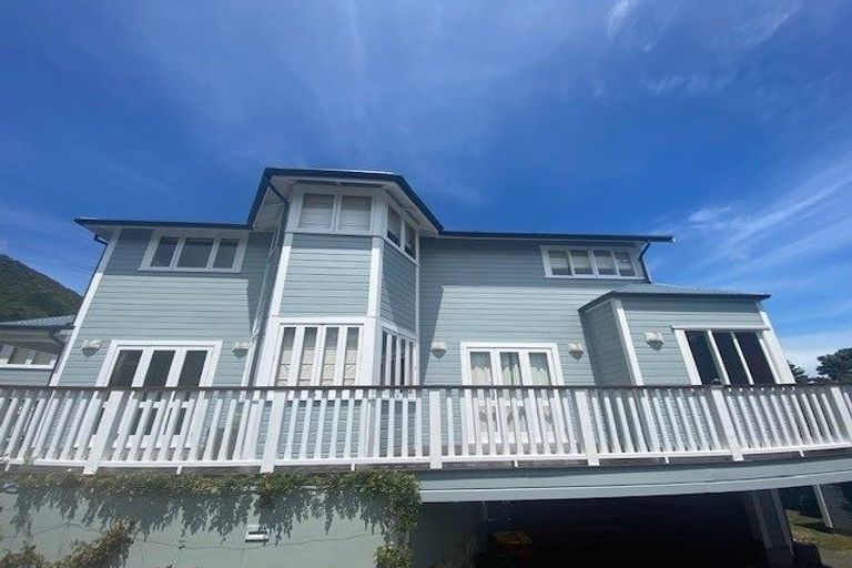 Photo of property in 5-7 Mahoe Street, Eastbourne, Lower Hutt, 5013