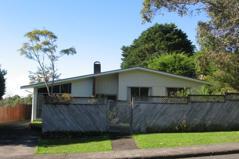 Photo of property in 42 Kashmir Road, Glen Eden, Auckland, 0602