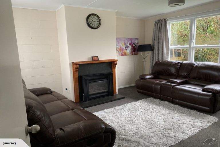 Photo of property in 28 Davidson Crescent, Tawa, Wellington, 5028