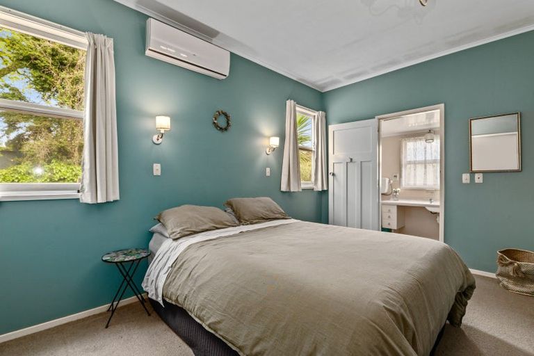 Photo of property in 40 Takinga Street, Mourea, Rotorua, 3074