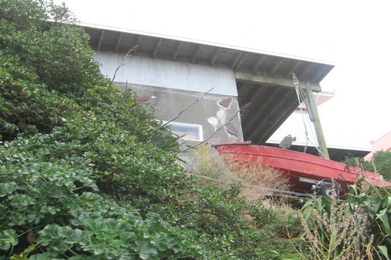 Photo of property in 138 The Esplanade, Houghton Bay, Wellington, 6023