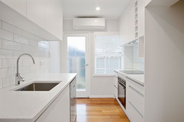 Photo of property in 2/31 Dominion Street, Takapuna, Auckland, 0622