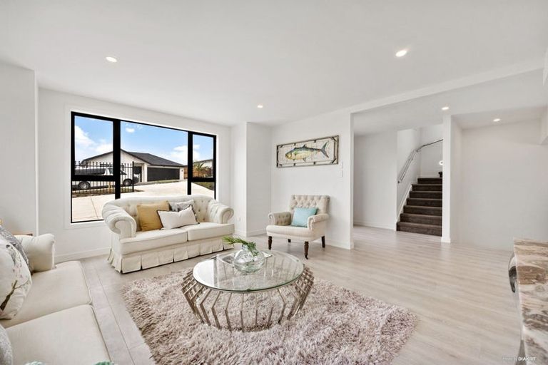 Photo of property in 7 Crows Road, Swanson, Auckland, 0614