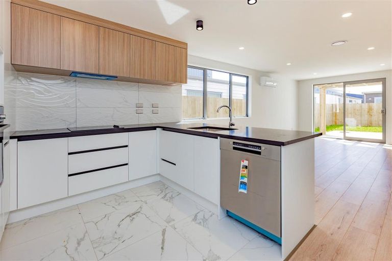 Photo of property in 38 Clayden Shuttleworth Street, Papakura, 2110