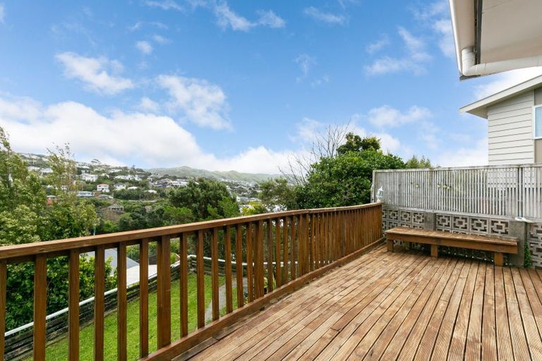 Photo of property in 12 Mcmahon Way, Paparangi, Wellington, 6037