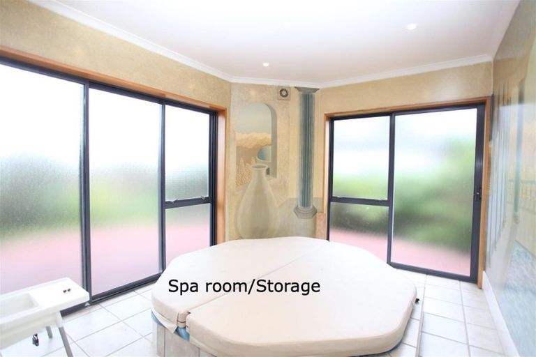 Photo of property in 2 Devon Road, Bucklands Beach, Auckland, 2012