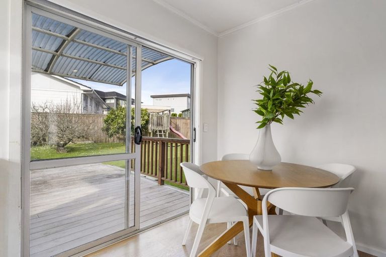 Photo of property in 13 Sheehan Road, Te Atatu South, Auckland, 0610