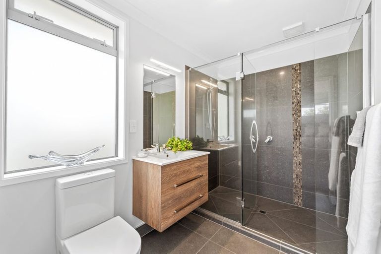 Photo of property in 114a Stanmore Bay Road, Stanmore Bay, Whangaparaoa, 0932