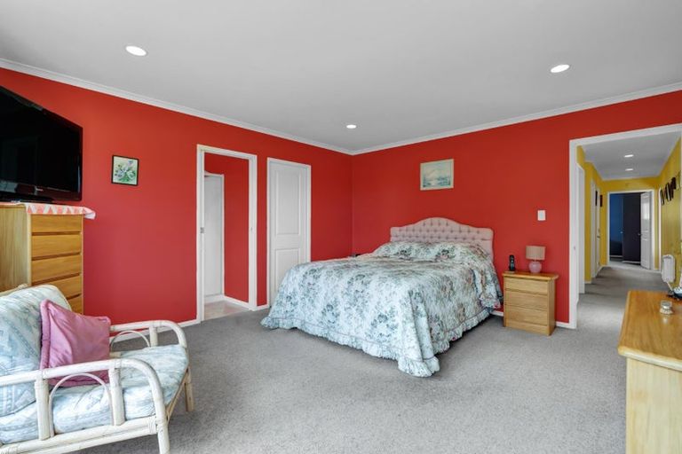 Photo of property in 25 Ashmore Drive, Frankleigh Park, New Plymouth, 4310