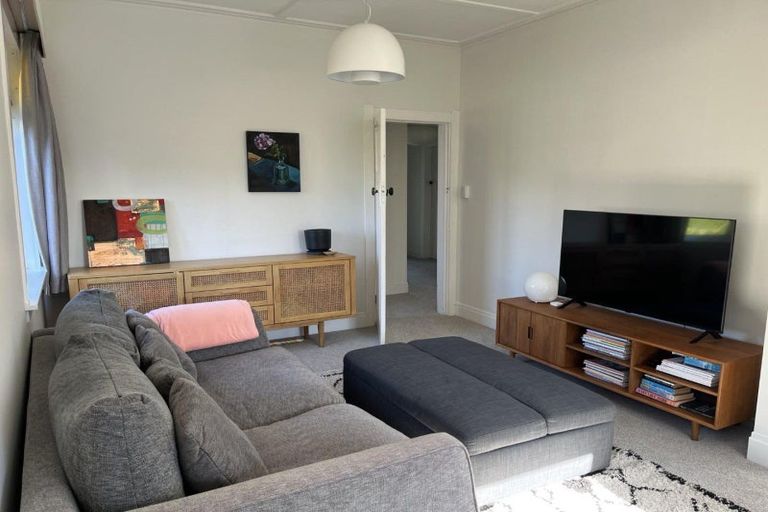 Photo of property in 104 Fulford Street, New Plymouth, 4310