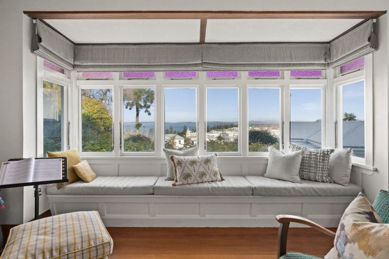 Photo of property in 24 Brewster Street, Bluff Hill, Napier, 4110