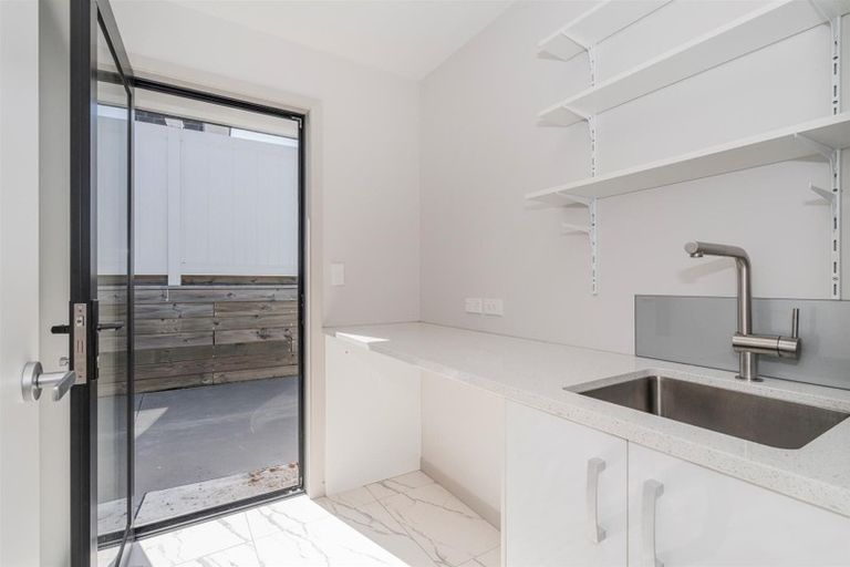 Photo of property in 1 Topping Place, Whitianga, 3510