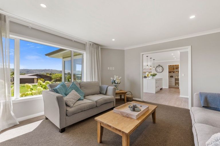 Photo of property in 13 Kestrel Lane, Kinloch, Taupo, 3377