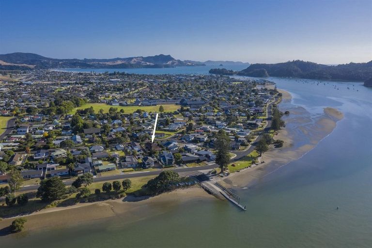 Photo of property in 86 Catherine Crescent, Whitianga, 3510