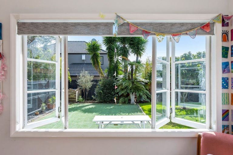 Photo of property in 41 Humariri Street, Point Chevalier, Auckland, 1022
